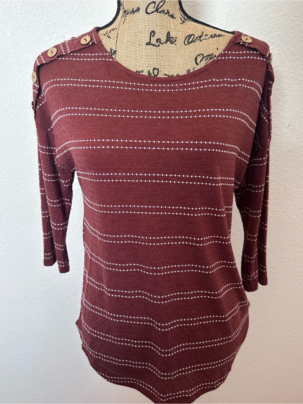 Above and Beyond Womens S Button-Shoulder Striped Knit Top - Rust